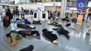 ألمانيا.. تعطيل الرحلات في مطار ميونيخ بسبب احتجاجات نشطاء المناخ