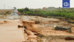 المغرب.. محاصرة سيول جارفة لركاب حافلة وسط فيضانات قوية (فيديو)