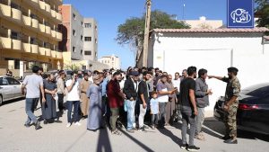 السوريين في ليبيا يتدافعون للاستفادة من تذاكر عودة مجانية لدمشق