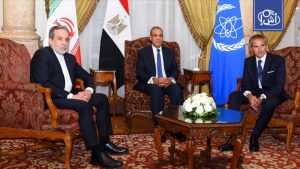 عبد العاطي يؤكد لغروسي أهمية التعاون بين إيران والوكالة الذرية