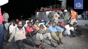 موريتانيا تنقذ 158 مهاجراً غير نظامي بعد تعطل زورقهم قبالة نواكشوط