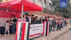 مصر تشدد الرقابة على انتخابات البرلمان وتوقف عشرات المتورطين