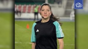 إيقاف لاعب جزائري لمدة سنة مع غرامة مالية كبيرة بسبب الاعتداء على حكمة المباراة