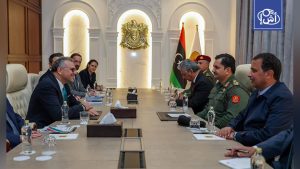 ليبيا.. لقاء بين صدام حفتر ومستشار ترامب لبحث المسار السياسي