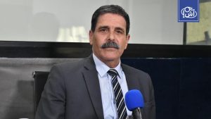 بعد 43 يوماً.. المحامي التونسي العياشي الهمامي يعلن تعليق إضرابه عن الطعام