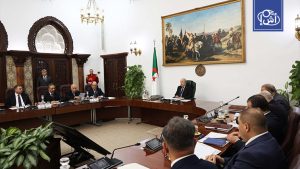 الرئيس الجزائري يعلن عن مبادرة لتسوية أوضاع شباب جزائريين “هشين” بالخارج