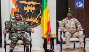 “لوموند”: زيارة تياني للجزائر تفتح الباب لتهدئة الأزمة مع مالي وإعادة الدفء لعلاقات الجزائر بالساحل