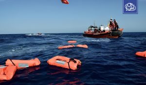 الهلال الأحمر الليبي ينتشل 45 مهاجرا من عرض المتوسط قرب طبرق