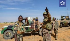 مالي تعلن تنفيذ عملية جوية دقيقة تستهدف مسلحين قرب الحدود الموريتانية