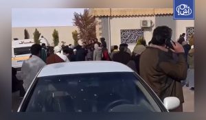 تسليم جثمان سيف الإسلام القذافي لعائلته في الزنتان استعداداً لدفنه في سرت