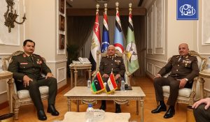 رئيس الأركان المصري يبحث مع المشير حفتر تعزيز التعاون العسكري