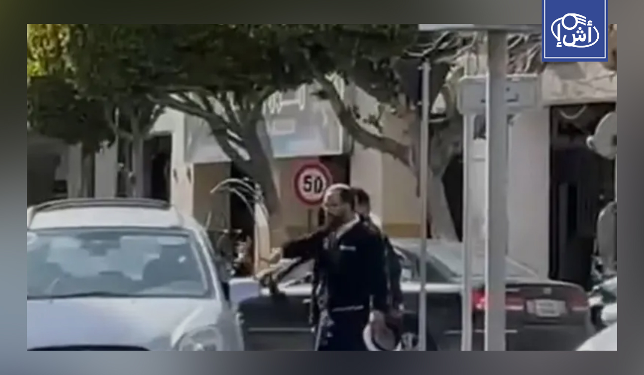 فيديو اعتداء شرطي على سائق يثير جدلاً واسعاً في ليبيا