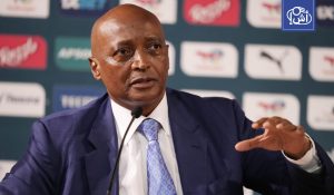 رئيس الكاف ينفي تفضيل المغرب ويؤكد: الجميع سواسية