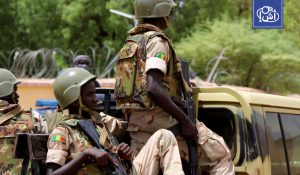 ضربات جوية واقتحامات برية… الجيش المالي يطارد الجماعات المسلحة في الغرب
