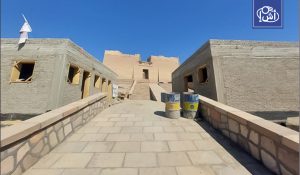 غضب واسع في مصر بعد ظهور مبانٍ خرسانية أمام معبد أثري