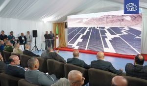 الجزائر تدخل مشروعين شمسيين بقدرة 400 ميغاواط
