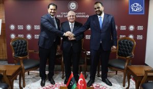 ليبيا.. وزير الدفاع التركي يلتقي صدام حفتر