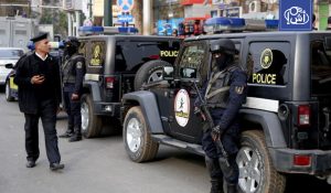 مصر.. حبس محامٍ 15 يوماً وإخلاء سبيل محامية وناشطة