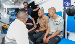 بعد عامين في الأسر.. روسيان يكشفان دور المشير حفتر في تحريرهما من مالي (فيديو)