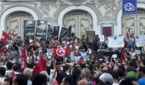 تونس.. مئات يتظاهرون ضد سياسات سعيد ويطالبون بإطلاق سراح معارضين