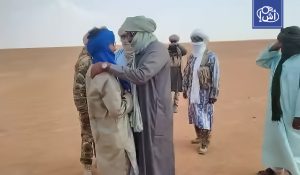 وساطة نيجيرية تنهي احتجاز 62 جنديا ماليا مقابل الإفراج عن قيادي في جبهة أزواد