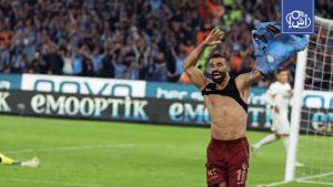 محمد صلاح يكتب التاريخ بثلاثية أمام غلطة سراي