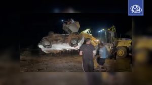 سيول ليبيا تقتل 3 أفراد من عائلة واحدة بعد جرف سيارتهم
